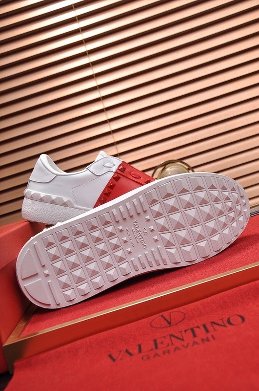 Valentino Garavani Rockstud Untitled calfskin sneaker 2