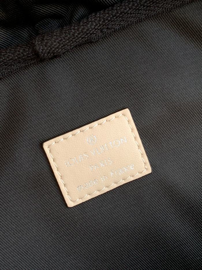 Handbag Louis Vuitton M58644 size 30 x 42 x 17 cm