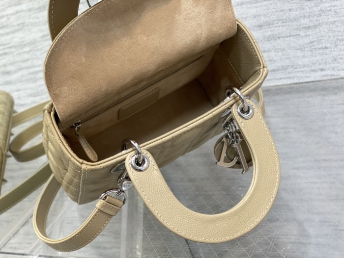 Handbag Dior size 20 cm