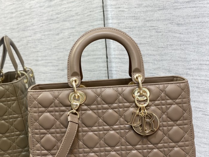 Handbag Dior size 32 cm