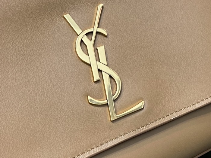 Handbags SAINT LAURENT 721250 size 22×14×5 cm