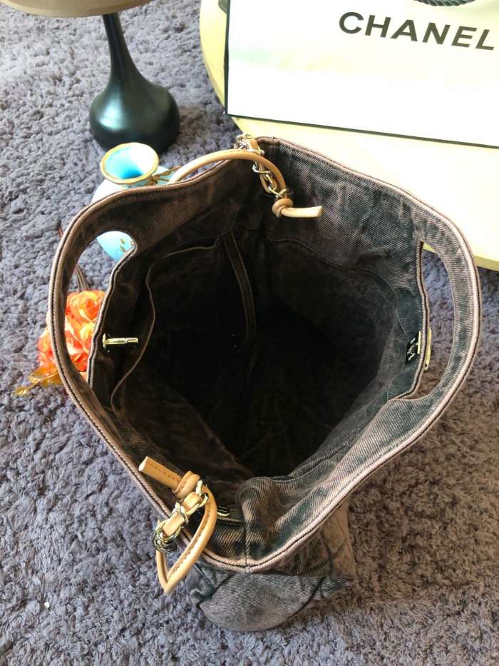 Handbag Chanel S1408 size 41×45×9 cm