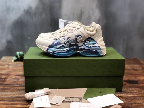 Gucci Rhyton sneaker 32