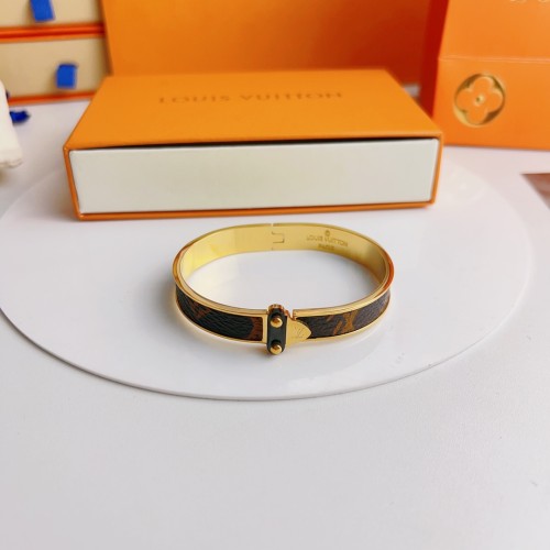 Clothes Louis Vuitton 29