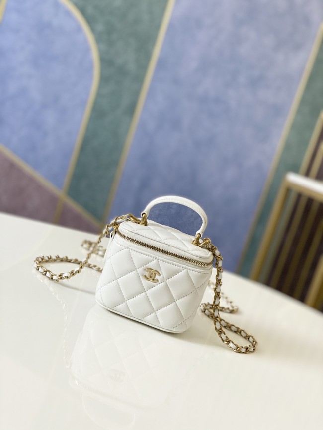 Handbag Chanel 81113 size 10 7 9 cm