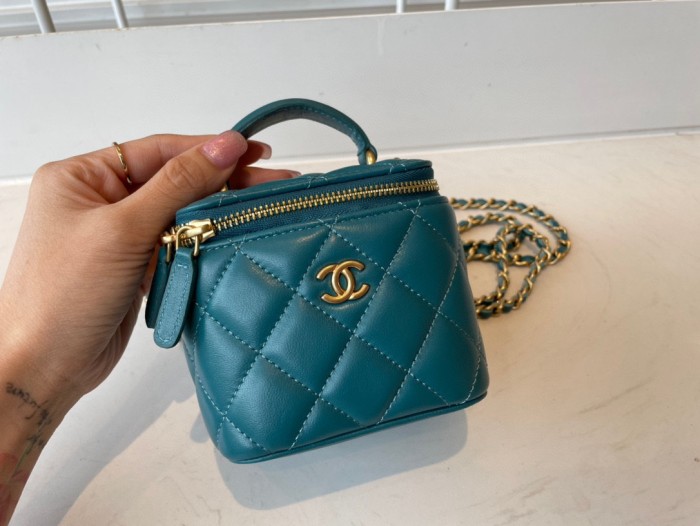 Handbag Chanel AP2198 size 11*8.5*7 cm