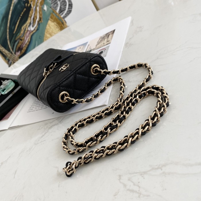 Handbag Chanel AP2084 size 18*10.5*5 cm