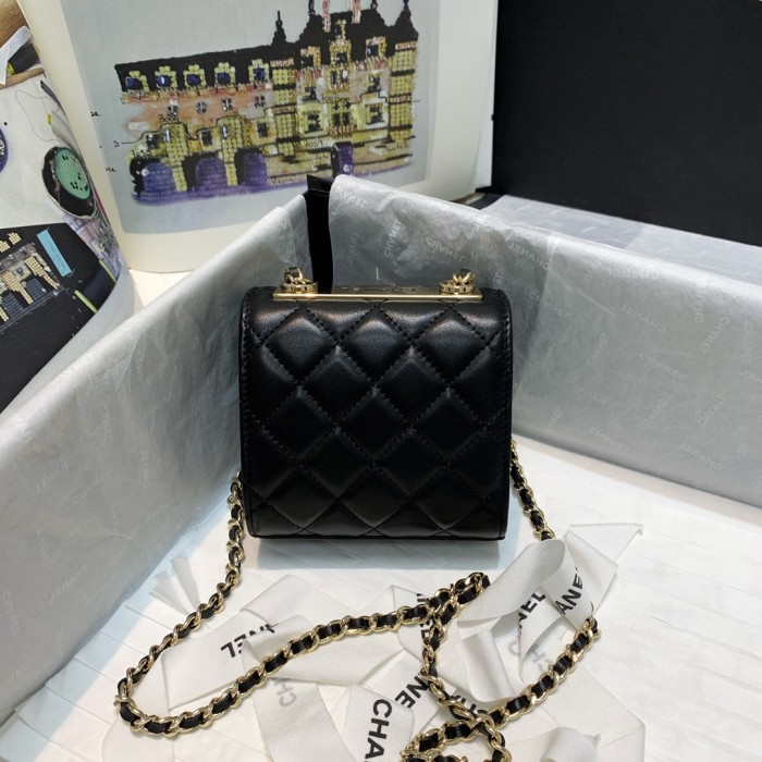 Handbag Chanel 82769 size 11 11 5 cm