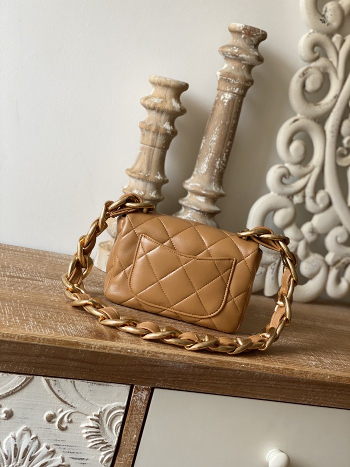 Handbag Chanel 3213 size 13*17*6 cm