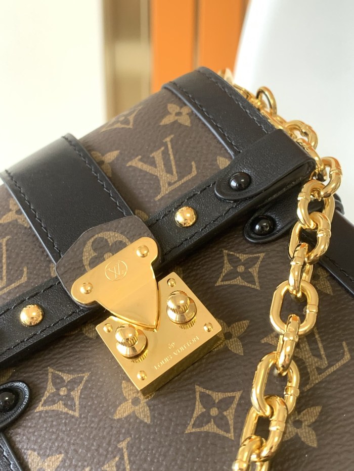 Handbag Louis Vuitton M67913 M67873 size 11 x 17.5 x 3.5cm