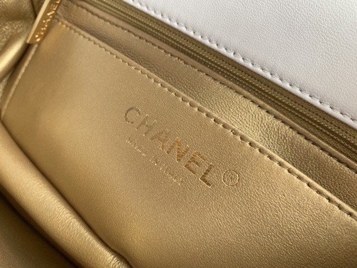 Handbag Chanel size 20 cm