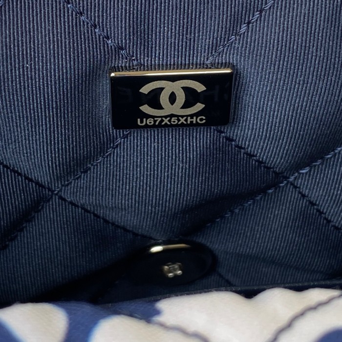 Handbag Chanel AS3522 size 20 cm