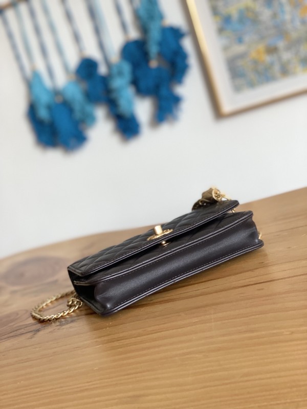 Handbag Chanel 81221 size 19 cm