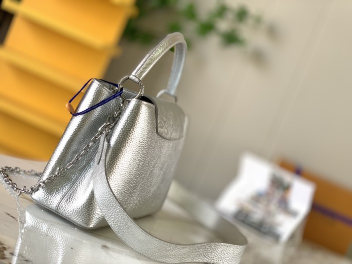 Handbag Louis Vuitton M59209 size 31.5 x 20 x 11