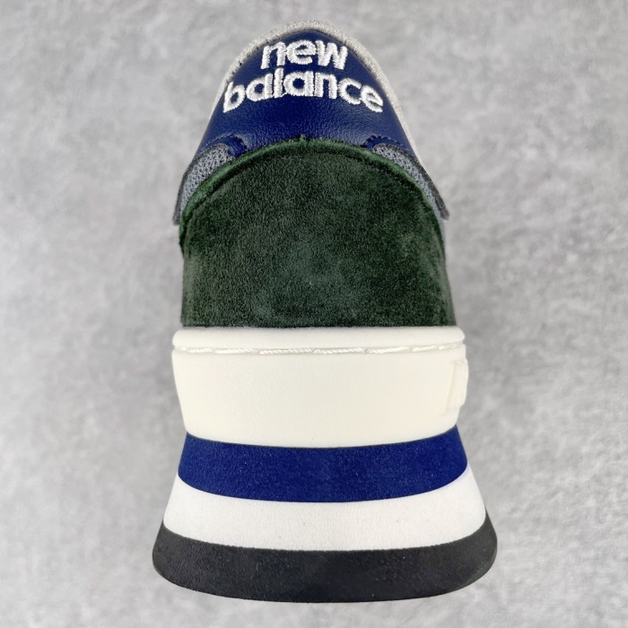 New Balance 990 Sneaker 3