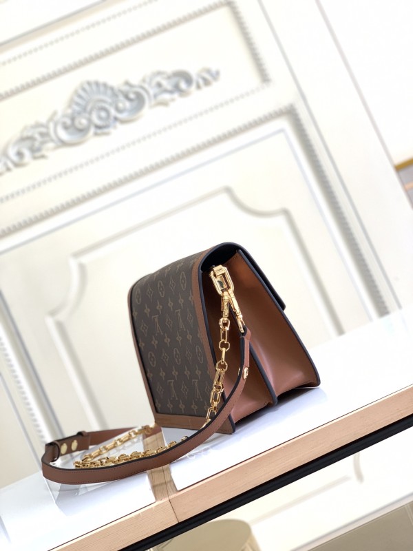 Handbag Louis Vuittonm M44391 size 25x17x10.5 cm