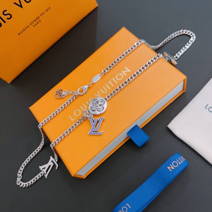 Clothes Louis Vuitton 35