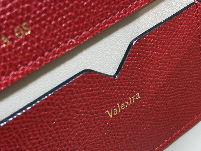 Handbag VALEXTRA size 𝟏𝟗'𝟓*𝟏𝟒*𝟗'𝟓 𝐂𝐦