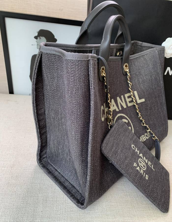 Handbag Chanel size 38 cm