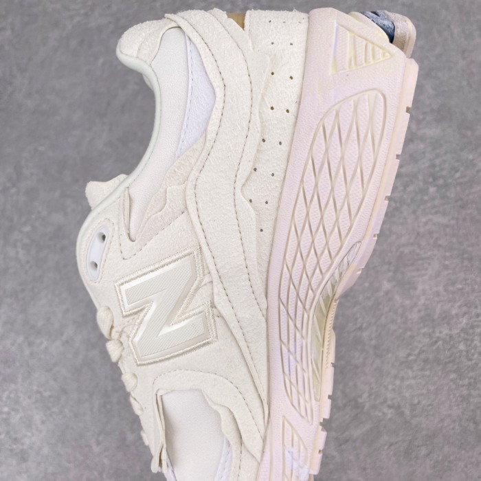 New Balance 2002R Sneaker 12