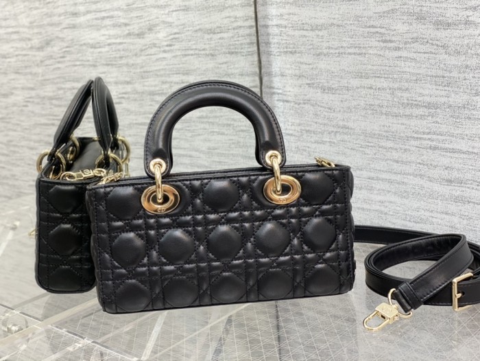 Handbag Dior size 22.5*6*11.5 cm