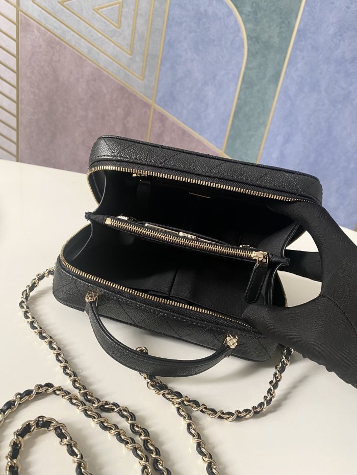 Handbag Chanel 3168 size 18.5x12.5x6 cm