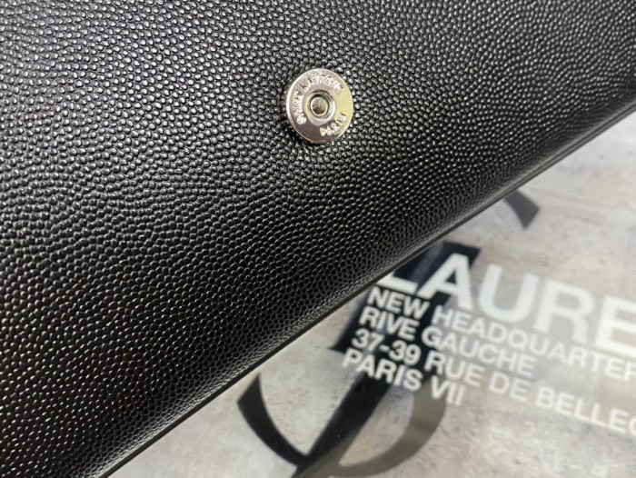 Handbags SAINT LAURENT 354119 size 24-5.5-15 cm