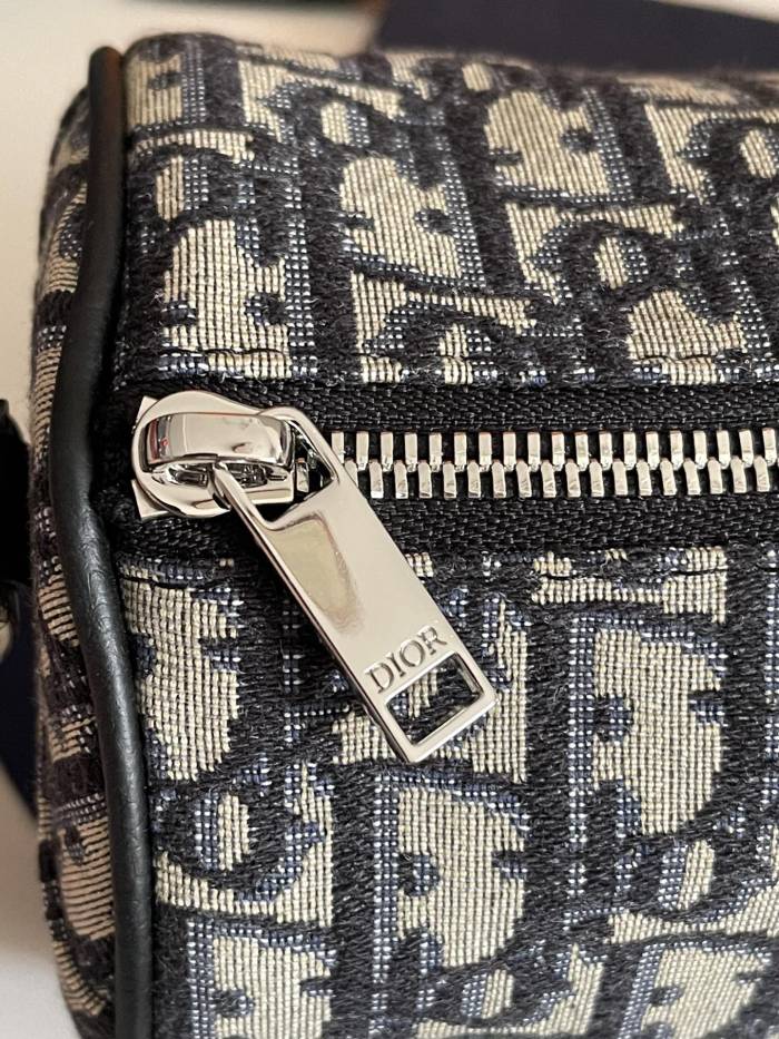 Handbag Dior 93304 size 21.3x12.5x12.5 cm