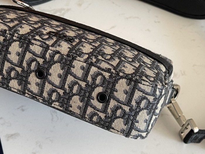 Handbag Dior size 22x15x5 cm