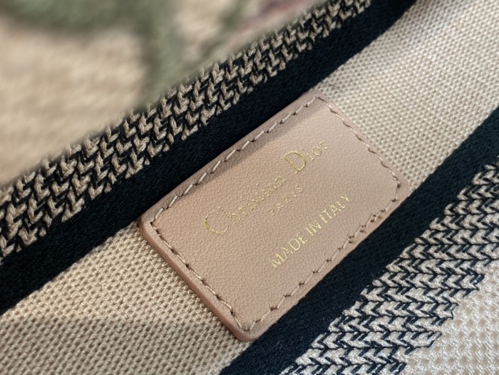 Handbag Dior size 24*11*20 cm