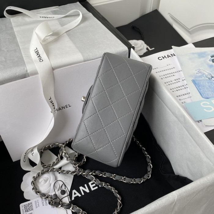 Handbag Chanel size 17 cm