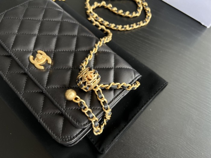Handbag Chanel AP1450 size 19 cm