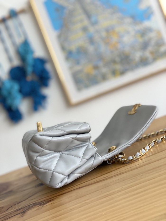 Handbag Chanel 3365 size 17X11.5X8.5 Cm