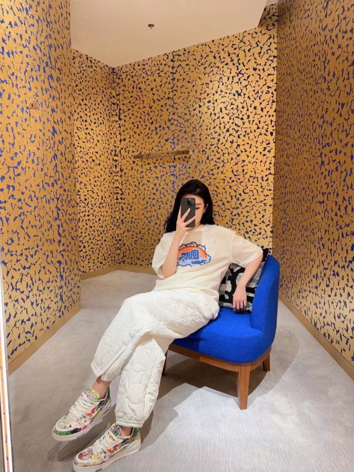 Clothes Louis Vuitton 444