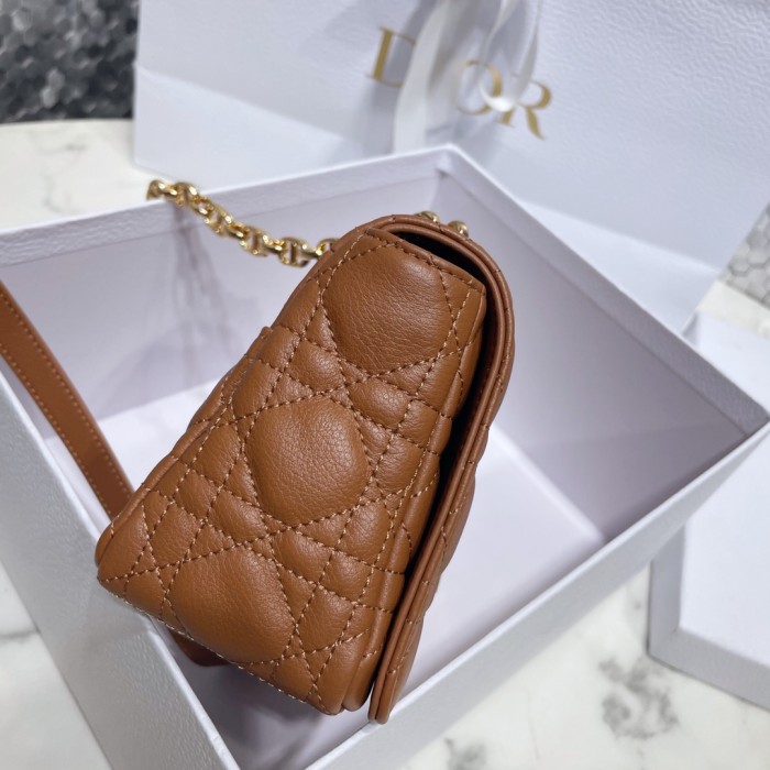 Handbag Dior size 20 x 12 x 7 cm