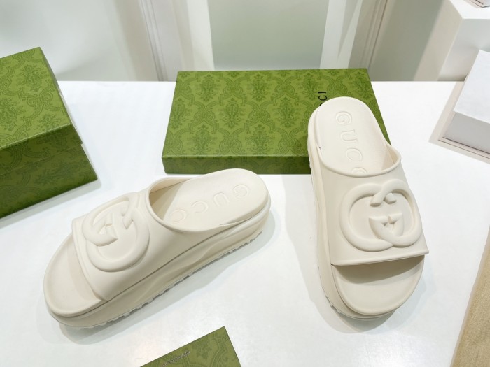 Gucci Women's slide sandal with Interlocking G WOMEN 5