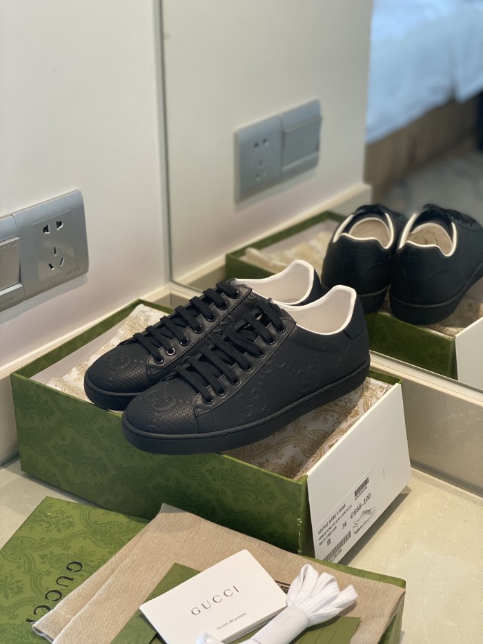 Gucci Women's Ace sneaker with bee sneaker 4