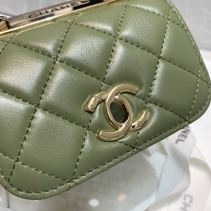 Handbag Chanel 82769 size 11 11 5 cm