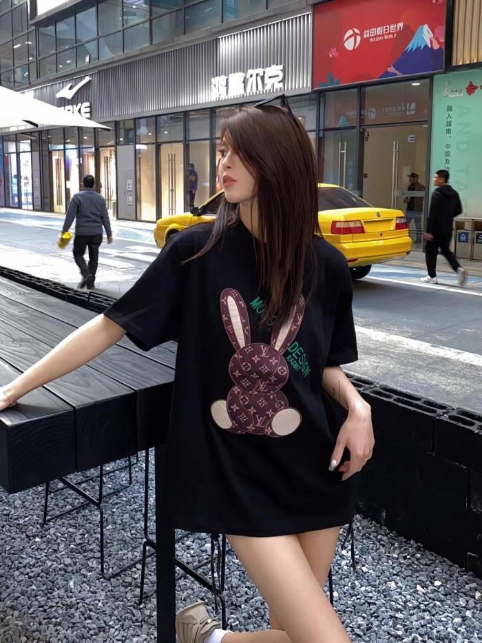 Clothes Louis Vuitton 143