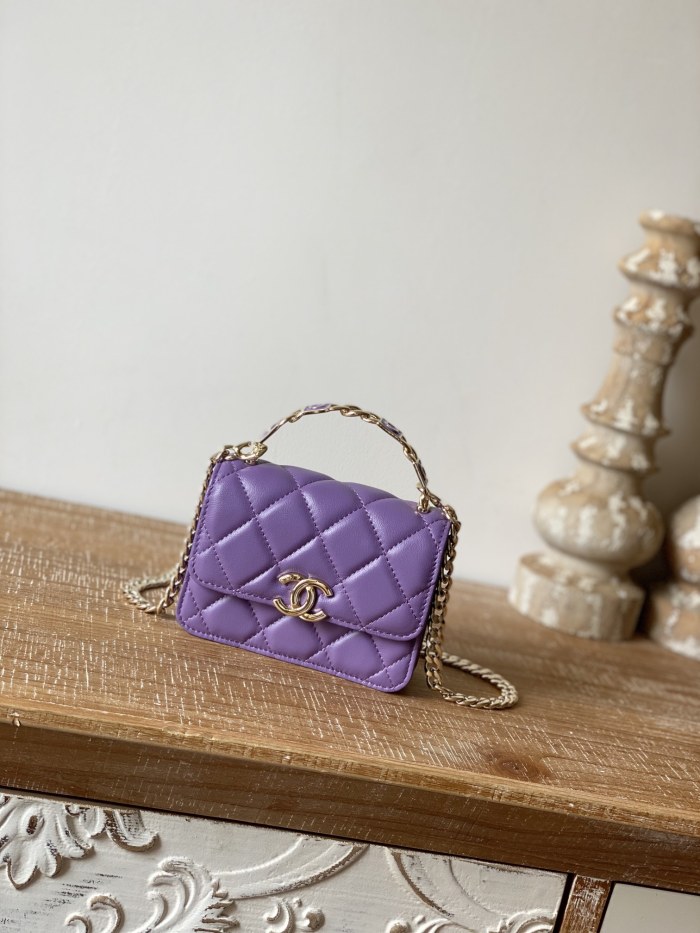 Handbag Chanel 81197 size 9.5×13×6 cm