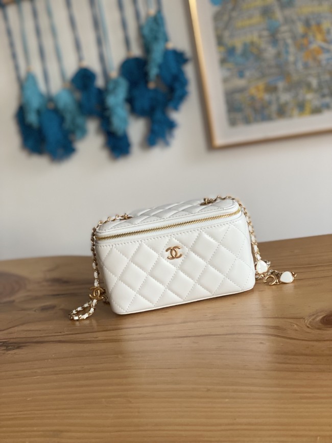 Handbag Chanel 81226 size 16.5 cm