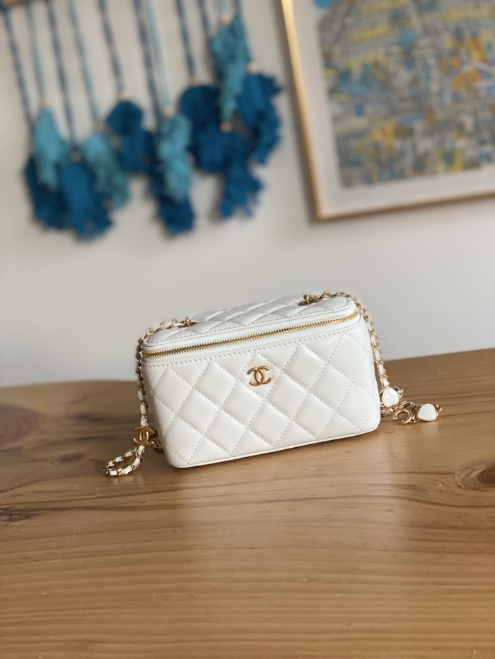 Handbag Chanel 81226 size 16.5 cm