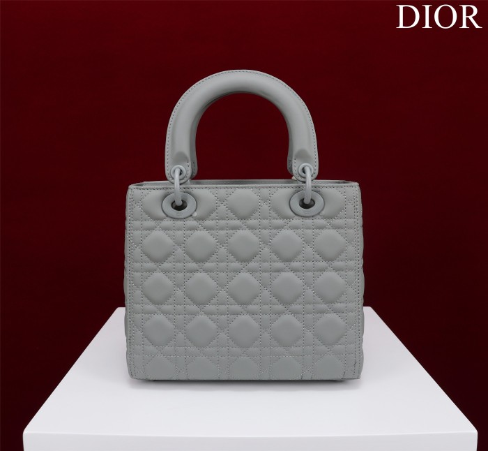 Handbag Dior M0565 size 32*24*12 cm