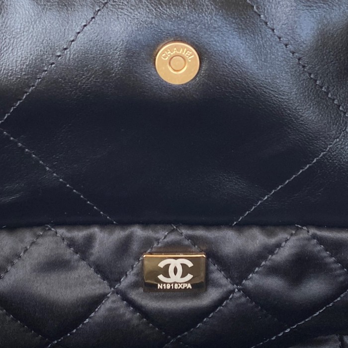 Handbag Chanel AS3260 size 35x37x7 cm
