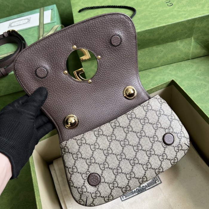 Handbag Gucci 698643 size 22*13*5.5 cm