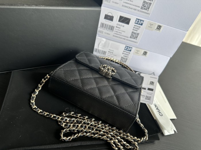 Handbag Chanel 3237 size 15.5cmx12cmx6 cm