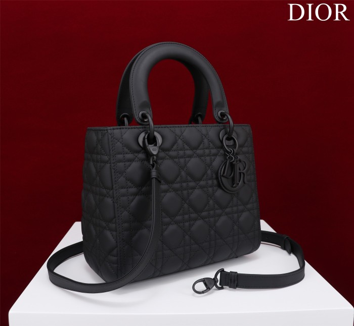 Handbag Dior M0565 size 32*24*12 cm