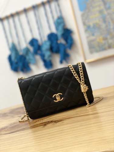 Handbag Chanel 81221 size 19 cm