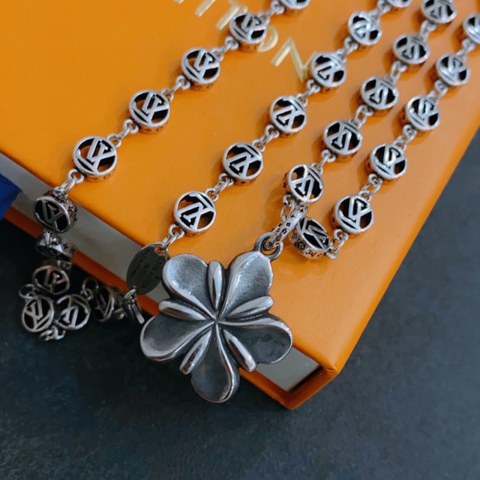 Clothes Louis Vuitton 71