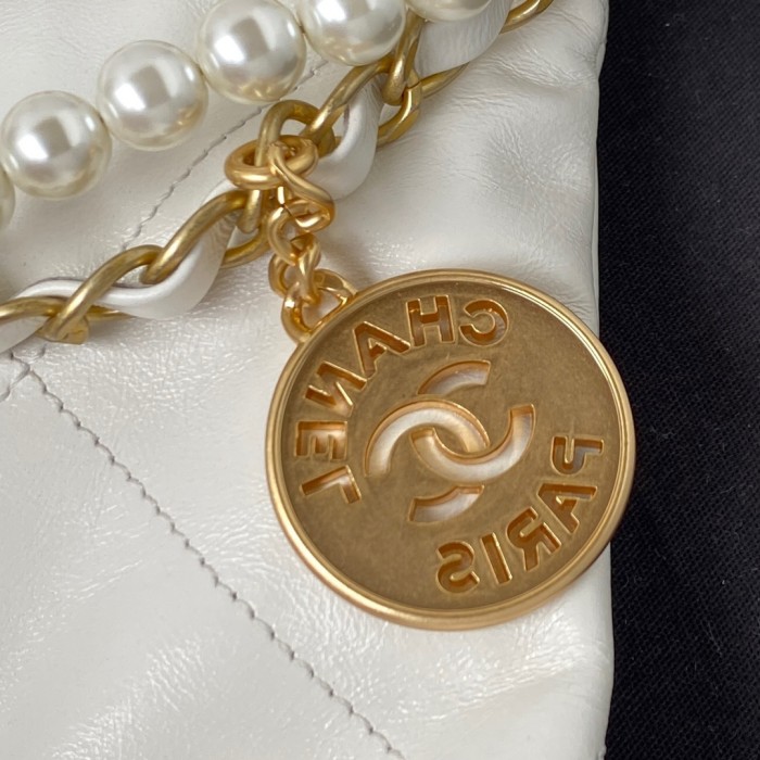 Handbag Chanel AS3263 size 18X20X6.5 cm